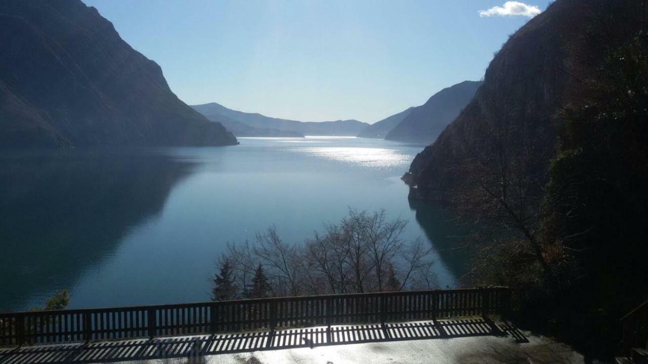 Rocca sul Lago Castro  Exterior foto